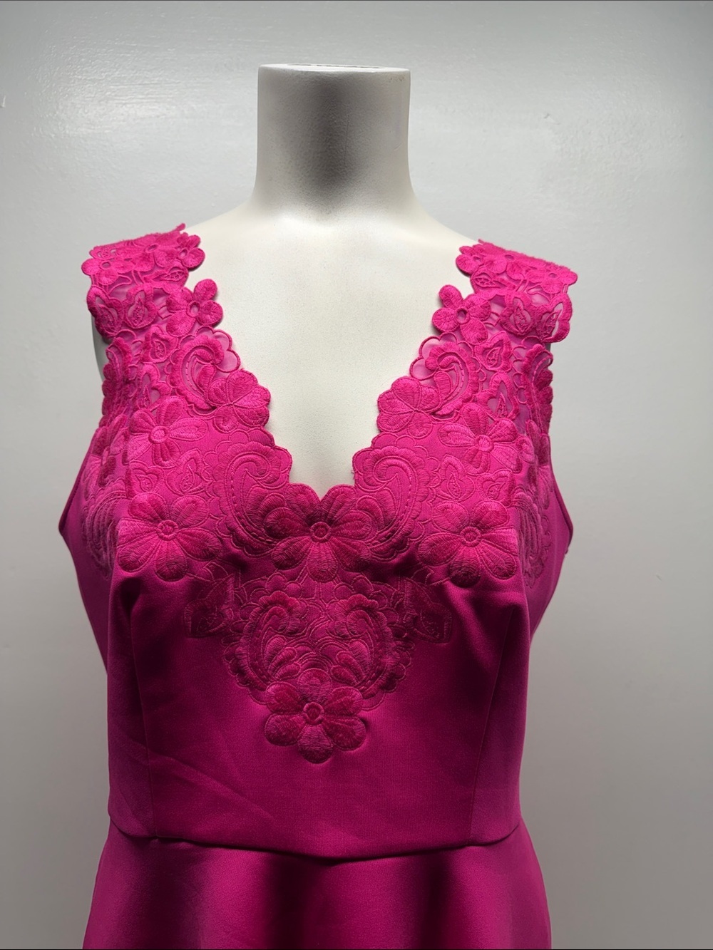 Ted Baker Taliia Dress EmbroideredMidi Floral Fit N Flare Sleeveless Pink NWT 8 - Picture 3 of 13